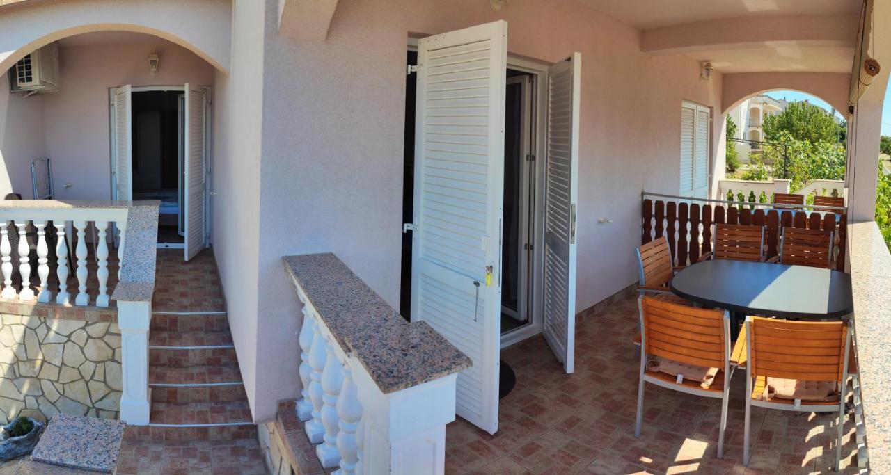 Apartmani Sabira Novi Vinodolski Exteriör bild