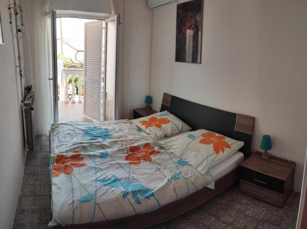 Apartmani Sabira Novi Vinodolski Exteriör bild