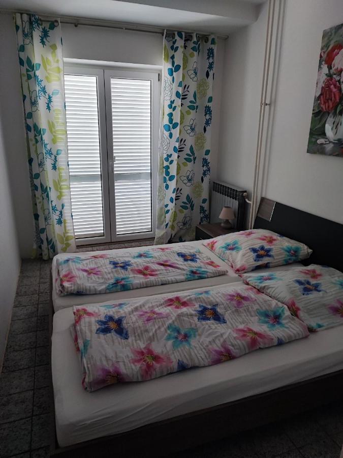 Apartmani Sabira Novi Vinodolski Exteriör bild