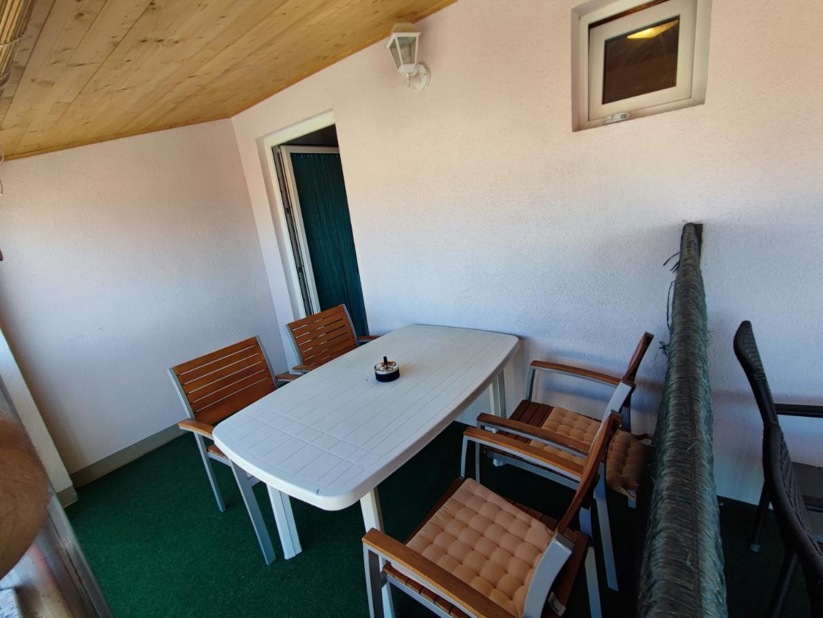 Apartmani Sabira Novi Vinodolski Exteriör bild