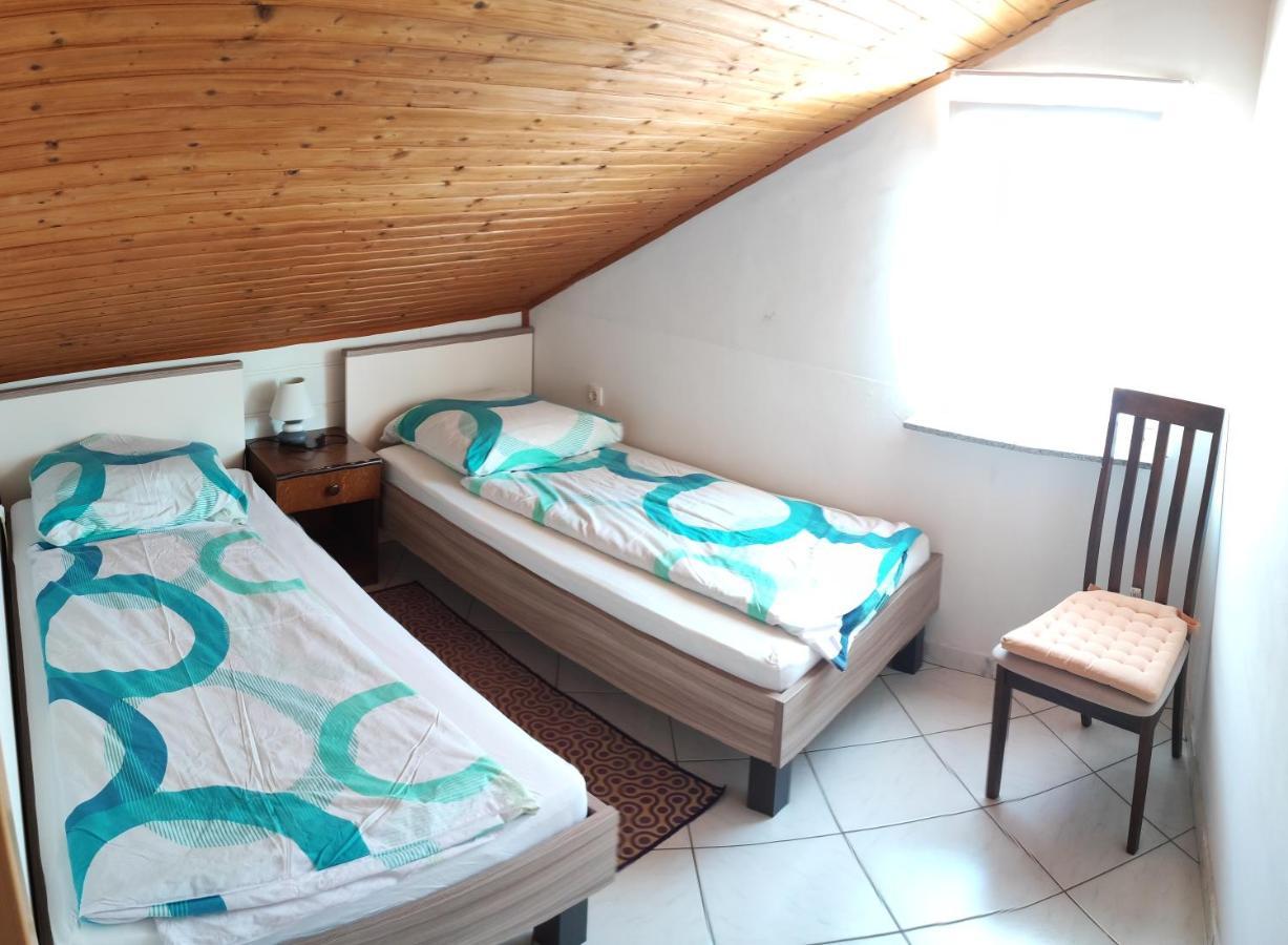Apartmani Sabira Novi Vinodolski Exteriör bild